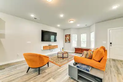 Image de Modern Townhome w/ Yard: 5 Mi to Dtwn Charlotte