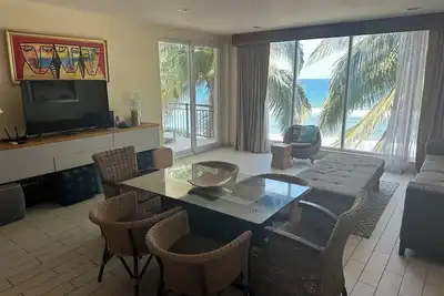 Image de 3 Bedroom Beach Front Apartment at Playa Escondida Beach Club