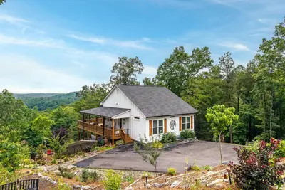 Image de Mountain Escape with Hot Tub | Game Room | Trails