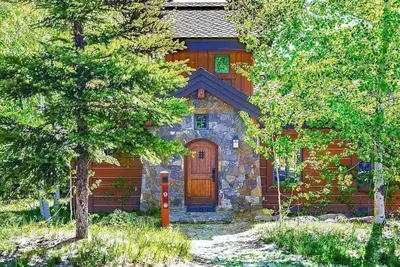 Image de Cozy 2-bedroom, 2. 5 Bath Cabin located in the Tamarack Ski Resort, Donnelly, Id.
