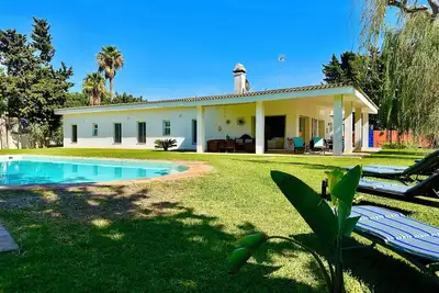 Image de Disfruta del Silencio, las Vistas al Bosque y la Piscina a 1 km de la playa.
