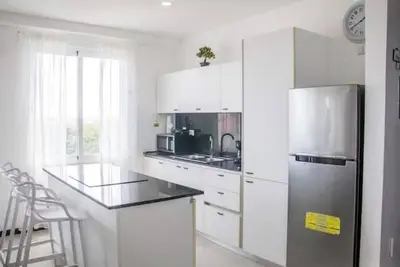 Image de Beautiful 2 bedroom apartment, beach and pool views