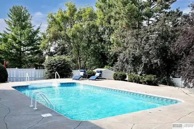 Image de Cutie On The Corner