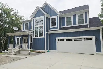 Image de Marvelous 4-bedroom house with Hot tube and swimming pool  in charming Logan