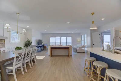 Image de Gorgeous Waterfront Retreat - 4bdrms/3. 5bths