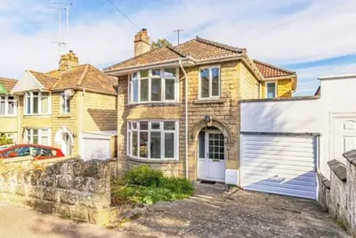 Image de 4 Bedroom House at Bowood Road