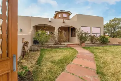 Image de 4-bedroom house in awesome Albuquerque with stunning Mountain View