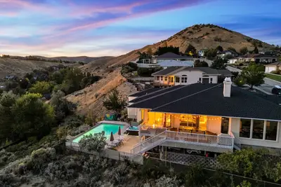 Image de Epic Hillside Retreat Htd Pool HotTub Golf & Sauna