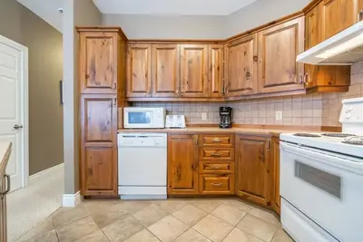 Image de 🏔️ Luxurious Ski-In/Ski-Out Mountain Retreat at Mont-Blanc – Sleeps 8