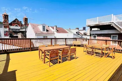 Image de Spacious Modern Home • Rooftop Deck