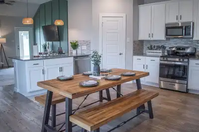 Image de Spacious 4br Family Retreat- Comfort & Fun for All Ages