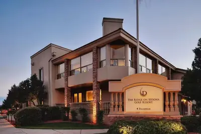 Image de in a cramped hotel room vacationing in beautiful sedona, arizona? not any more!