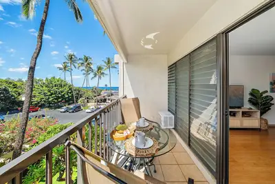 Image de Kihei Akahi C303 Updated 1bd Kihei Condo with Ocean Views