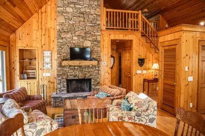 Image de Splendor Mountain Sapphire Cabin