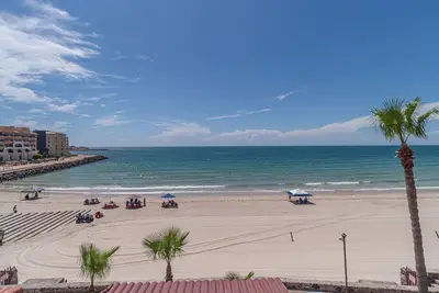 Image de Las Gaviotas 436  Mid-century Ocean View Apartment