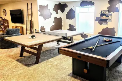 Image de New! GameRm–HotTub–TheaterRm–Mtn Views–3000sf–Bbq