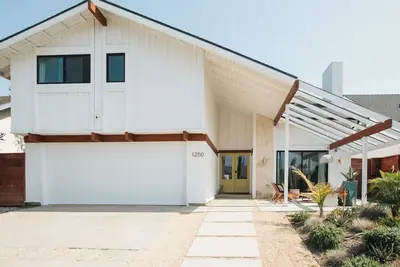 Image de Luxury Family Getaway – Steps from Oxnard Shores