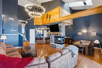 Image de 7 Springs Mountain Ski-In / Ski-Out New with Sauna