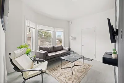 Image de New Build Bright 2 Bedroom Unit