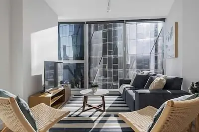 Image de Bright 1br w/ Pool & Gym ~ Best Location in Melb!