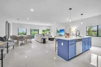 Image de Casa Bella – New & Stylish Modern Home