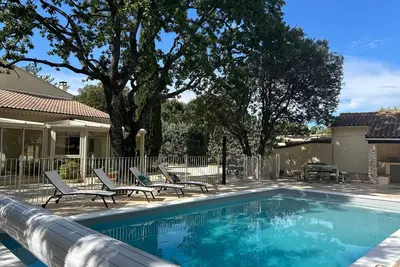 Image de Newly Renovated Private Villa in Mazan with Large Pool near Mont Ventoux