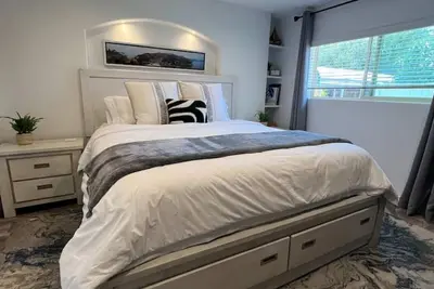 Charming 2 bed 1 bath Private Studio