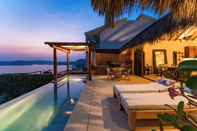 Image de Three King Suites, Private Pool, Massage Room & Panoramic Ocean Views
