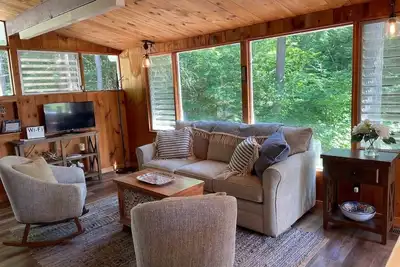 Image de Meredith streamside cottage next to beach