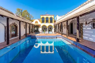 Image de Maison de campagne 'Costa Del Sol Retreat' avec vue sur la montagne, Wi-Fi et climatisation