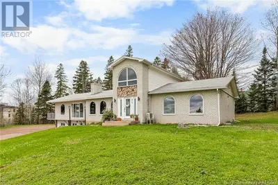 Image de Modern Designer Villa Condo in Prime Location with Exclusive Amenities\".