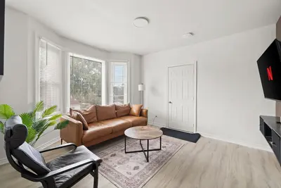 Image de New Build Sunny 2 Bedroom Unit