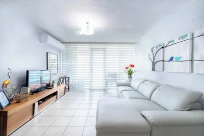 Image de 2br w/King + 3 Twins • Balcony • on the Beach