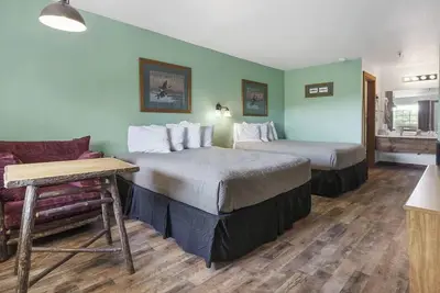 Image de Step into your private room. Just minutes from Silver Dollar City