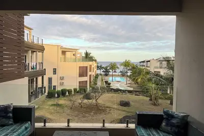 Image de Oceanfront 3-bedroom condo with Ac in Flic en Flac beach