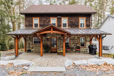 Image de Lake House On Sweet Arrow Lake