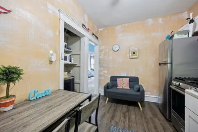 Image de Fantastic 3br apartment with 1King 2queen  Wilmington, perfect for long stays.