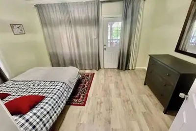 Great duplex 3br/2bth apartment on the ocean block