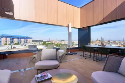 Image de Premium Penthouse 3br, 4ba, Terrace, Parking & Views