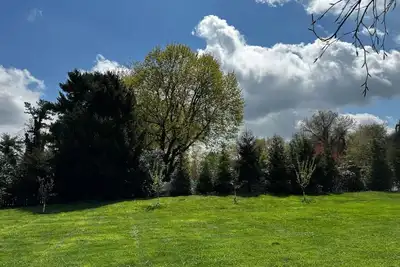 Image de Serenity Retreat- spacious 1 bedroom with access to private pool and Jacuzzi