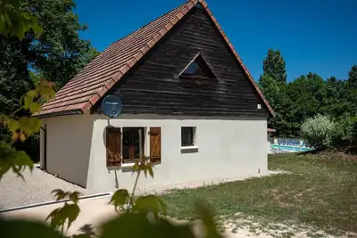 Image de Gite dans un petit parc avec piscine dans le Lot