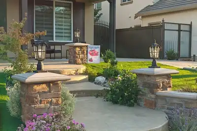 Image de Fabulous 5-bed/5-bath Home in Sacramento