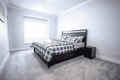 Image de Luxury Delta-Surrey Getaway | 5br, Sleeps 14