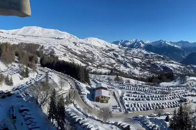Image de Studio famille avec Balcon situé pied du domaine skiable