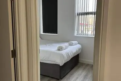 Image de Train Station Aparthotel - Free Wifi, Free Parking Two-Bedroom Apartment