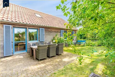 Image de Modern vacation home with sauna & large garden, close to the lake & forest