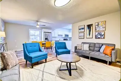Image de 6br Getaway | Near Lucas Oil & Downtown Indy