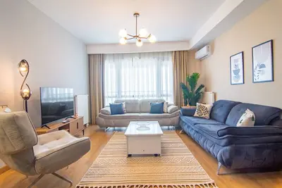 Image de Enjoy a stylish and fully equipped 2-bedroom apartment in the heart of 5. Levent