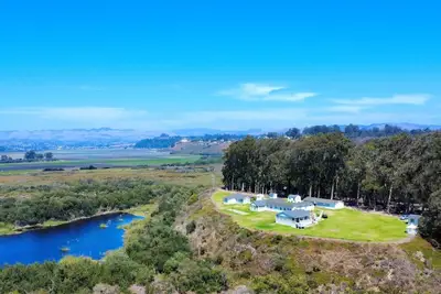Image de Vanity Fair Featured Estate-Private Lakes & Dunes | 2 Cottages • Sleeps 18+