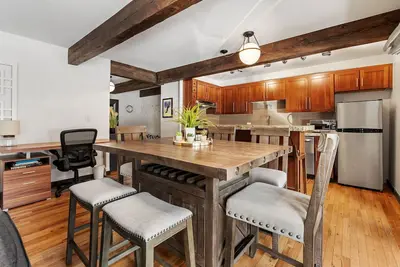 Image de 2br Aspen Condo, Pool, HotTub, Gym! Steps to Town!